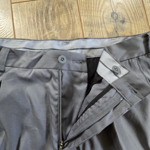 Nike Golf Tour Performance, Dry Fit Men's 32x32 Medium Gray Pants - Picture 9 of 14